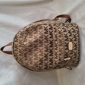 MK Michael Kors large size backpack like new 🔥😍🤩✨️